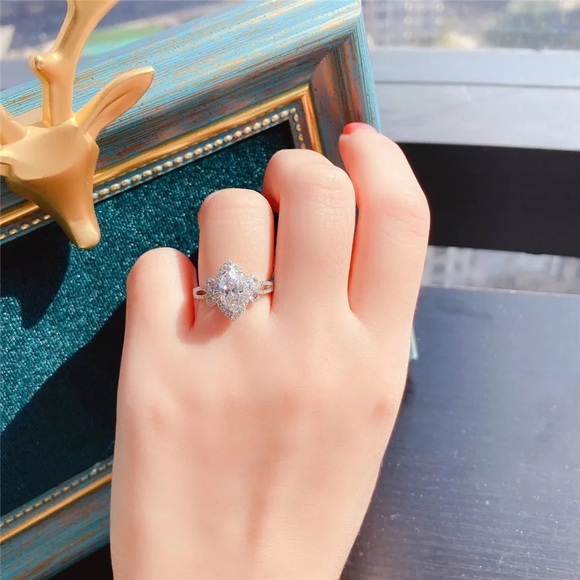 New Marquise Cut 925 Silver Diamond Ring - Picture 3 of 6